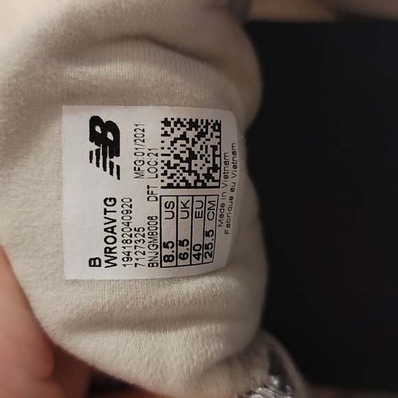 New Balance shoes - Picture 6 of 7